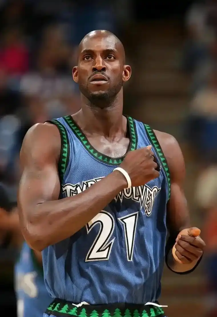 加内特点赞新NBA球星云集，五大联赛如何借“群星时代”重塑足球王朝？